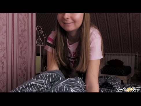 ❤️ ப்ளாண்டி தனது BFF-ஐ ஆழமாக உறிஞ்சி அவள் வாயில் படபடக்கிறாள் ❤️ ஆசன வீடியோ ta.filmepornonline.ru ❤